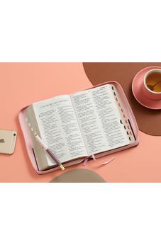 Image of Biblia RVR 1960 Letra Gigante Tricolor Café Rosa Mariposas Símil Piel con Índice y Cierre