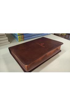 Biblia NVI Compacta Letra Grande Marrón Piel Fabricada